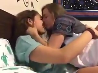 Limonata di due belle fighette