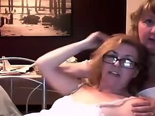 Mature lesbian on the Webcam R20