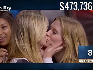 Ashley Jenkins and Barbara Dunkelman Kissing